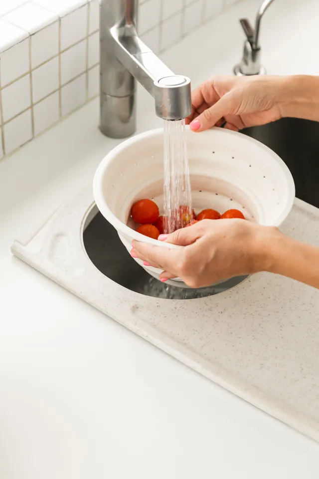 dexas-over-the-sink-strainer-board-tagliere-da-appoggio-al-lavello-con-scolapast image 1