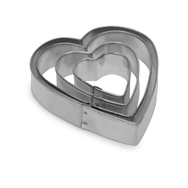 zenker-43008-set-4-tagliabiscotti-a-forma-di-cuore-in-latta-argento-formine-da-7 image 1