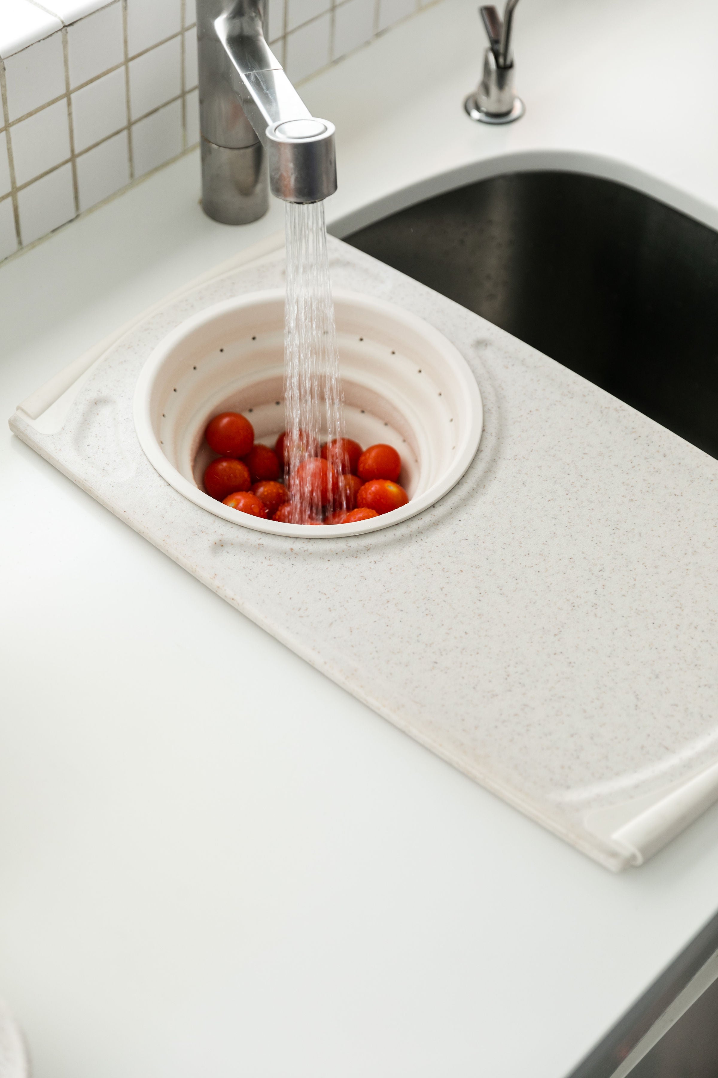 dexas-over-the-sink-strainer-board-tagliere-da-appoggio-al-lavello-con-scolapast image 5