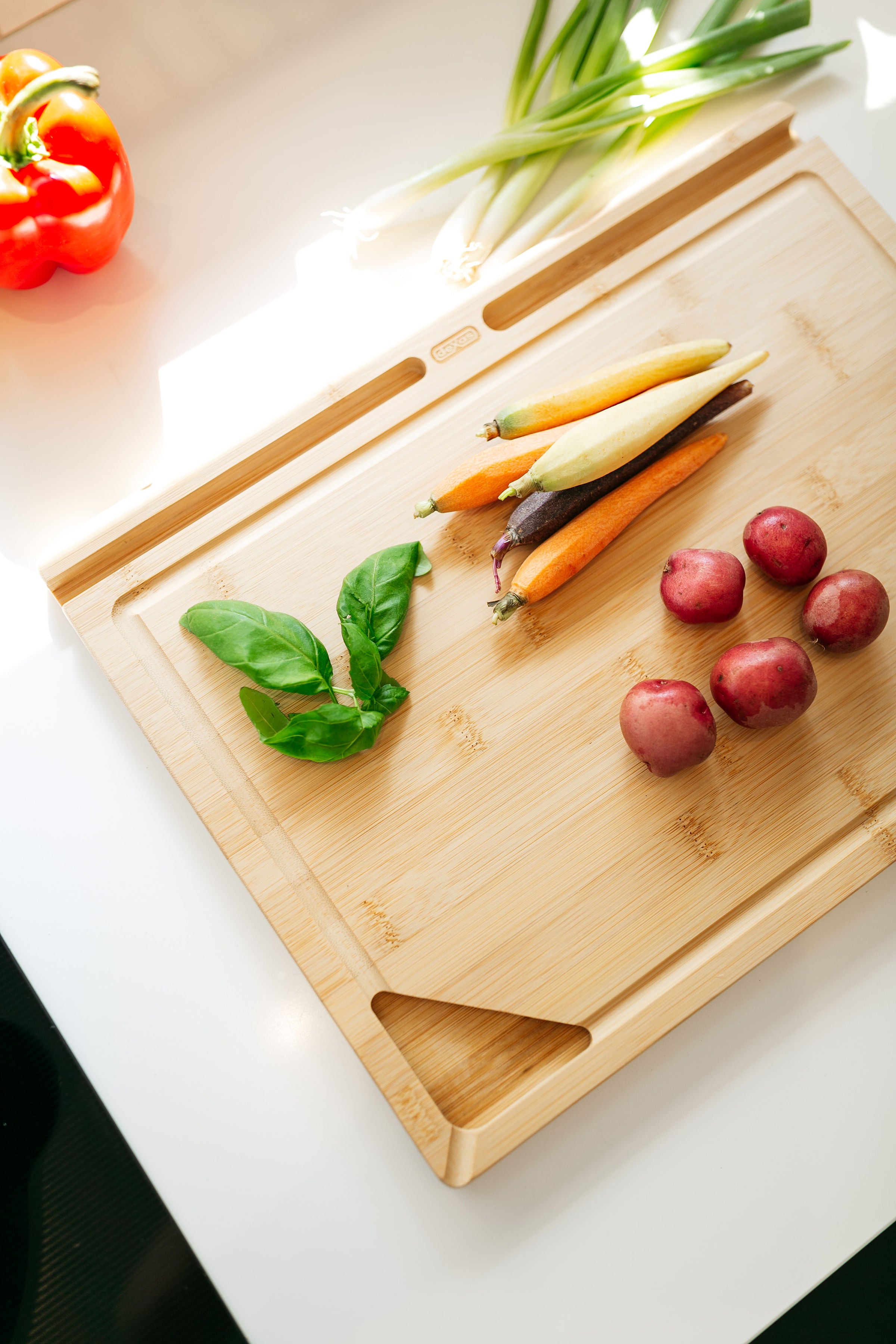 dexas-preptech-bamboo-2-slot-cutting-board-tagliere-in-bamboo-con-2-slot-per-tab image 2