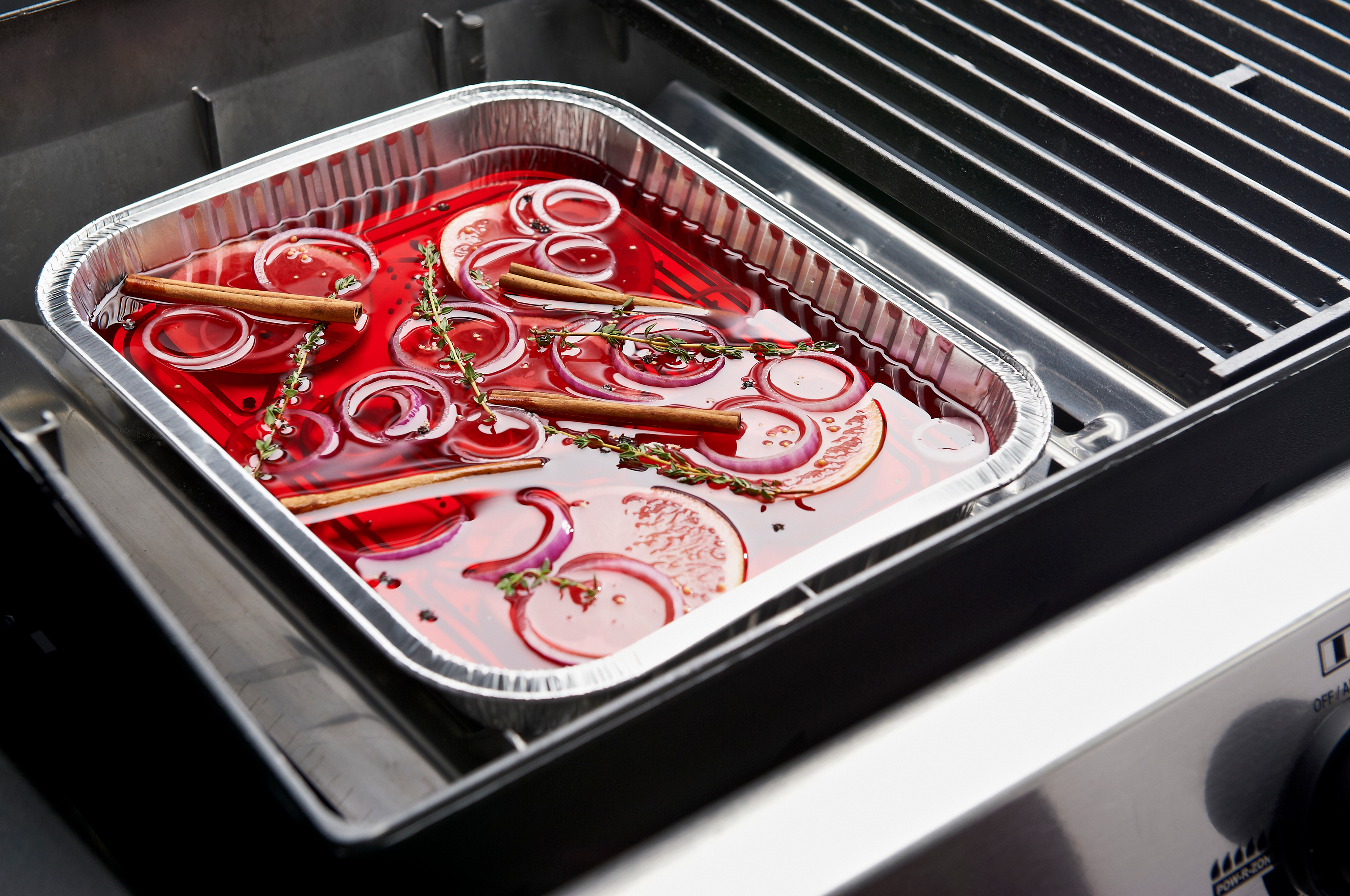 broil-king-foil-roasting-pan-3-pack-vaschette-drip-pan-in-alluminio-26x32-cm-per image 3
