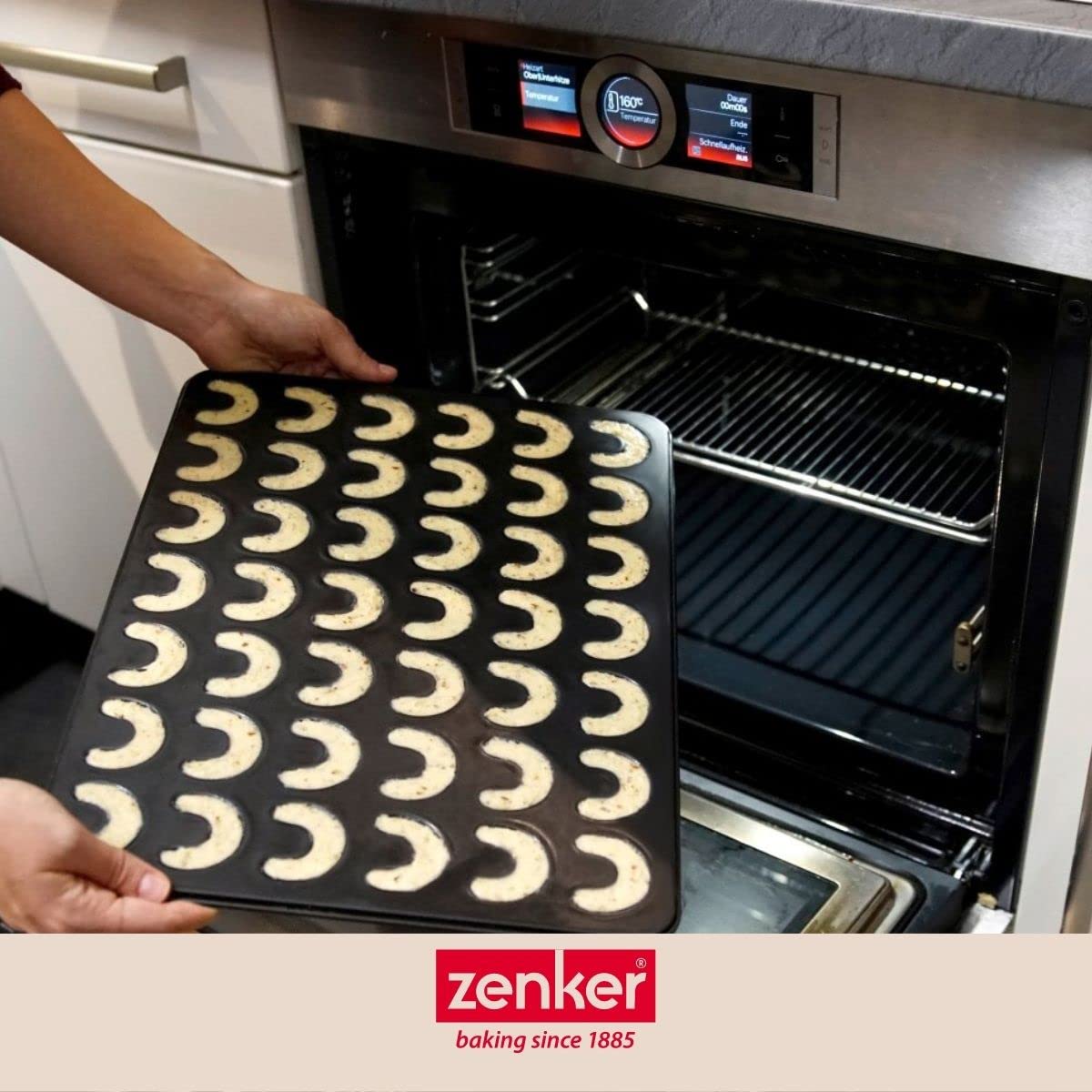 zenker-teglia-per-biscotti-a-mezzaluna-42x32-cm-antiaderente-42-impronte-cornett image 7