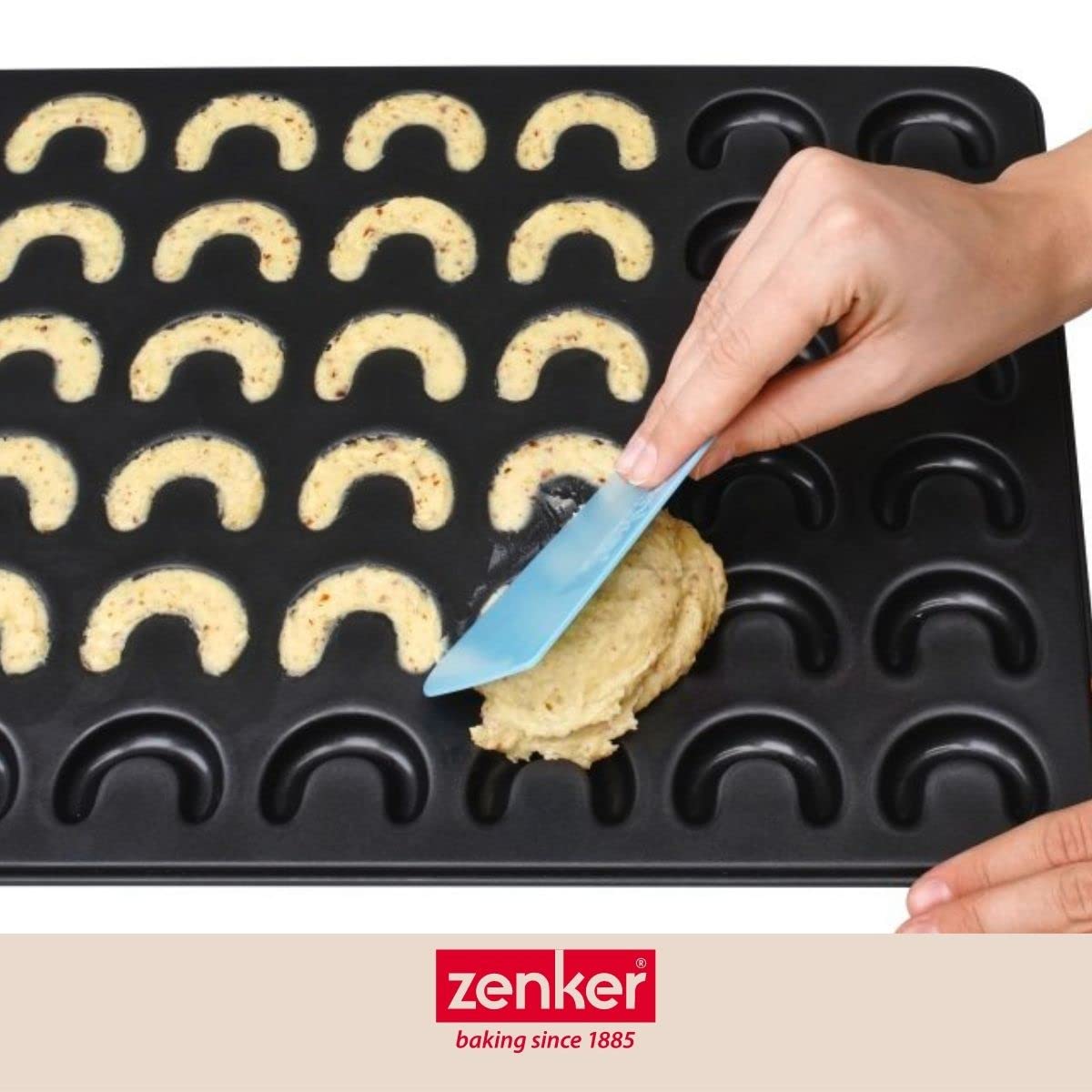 zenker-teglia-per-biscotti-a-mezzaluna-42x32-cm-antiaderente-42-impronte-cornett image 6