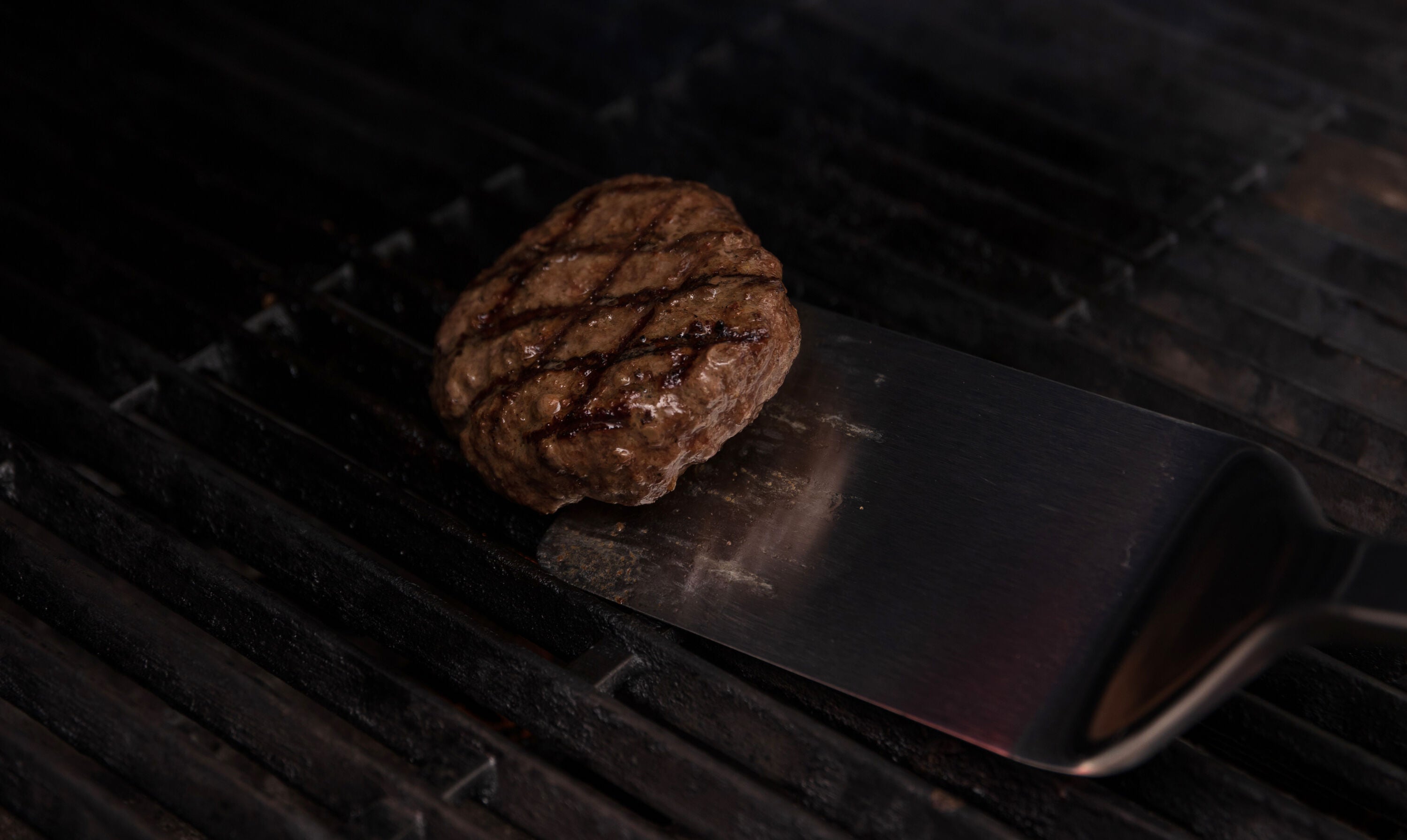 broil-king-baron-turner-spatola-da-griglia-in-acciaio-inox-con-lama-flessibile-e image 3