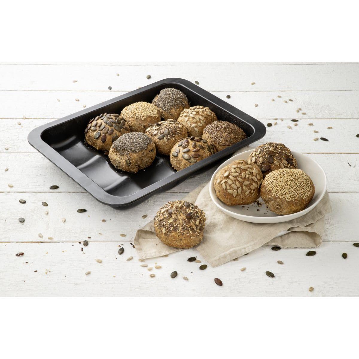zenker-6517-teglia-antiaderente-per-12-panini-dolci-e-salati-black-metallic image 2