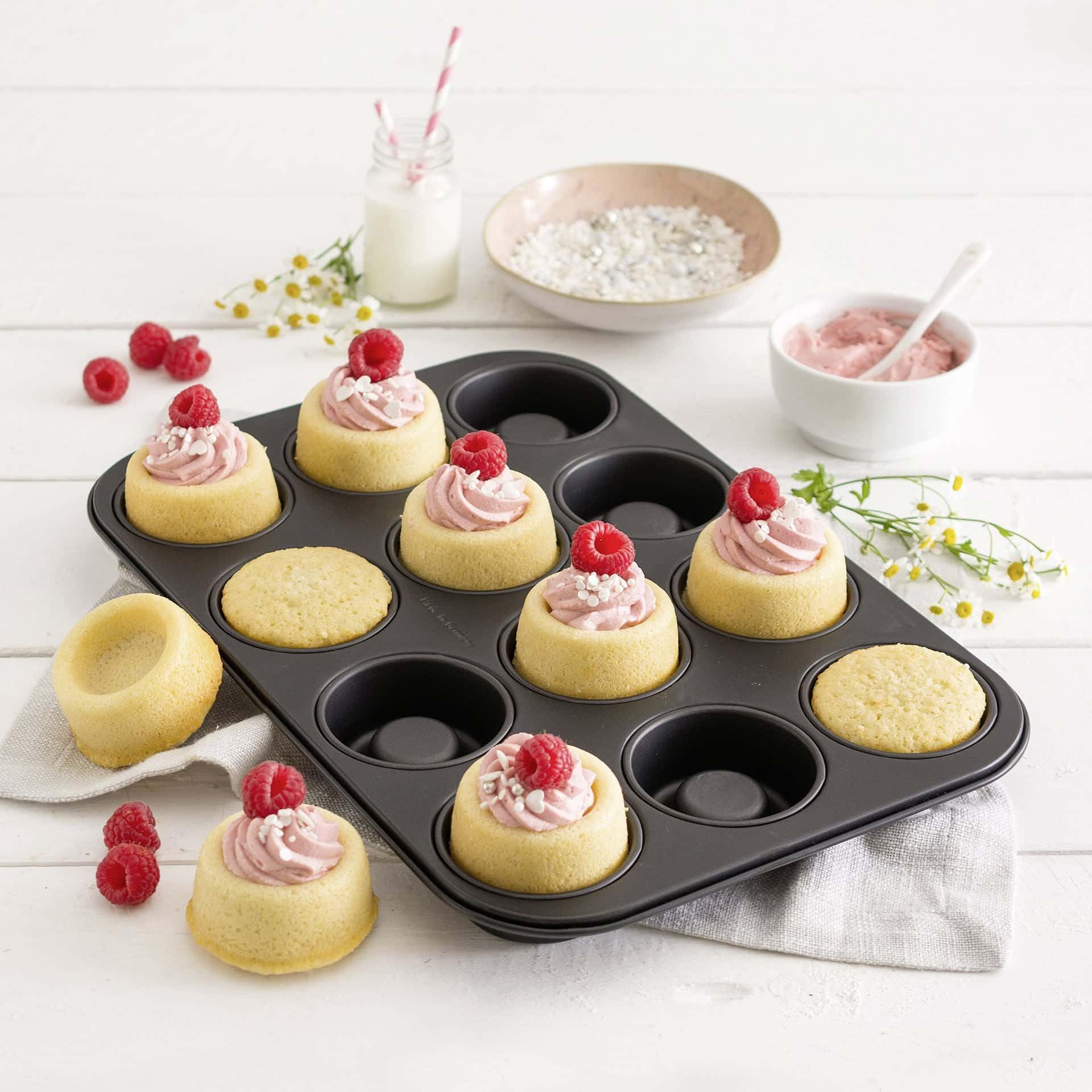 zenker-black-metallic-stampo-cupcakes-a-12-impronte-concave-7-cm-in-acciaio-anti image 3