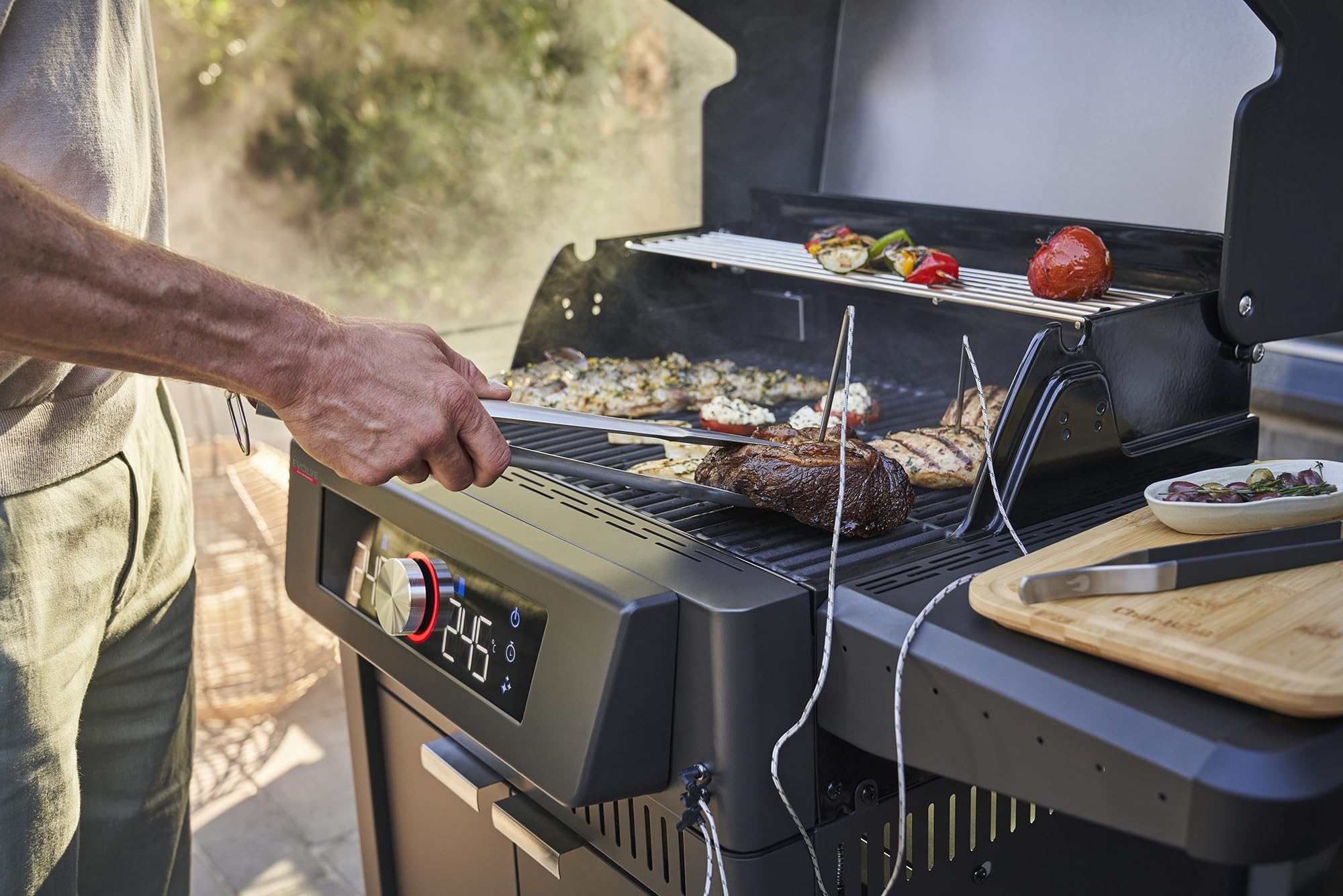 char-broil-evolve-barbecue-a-gas-smart-90-370-c-con-app-control-tru-infrared-e-a image 5