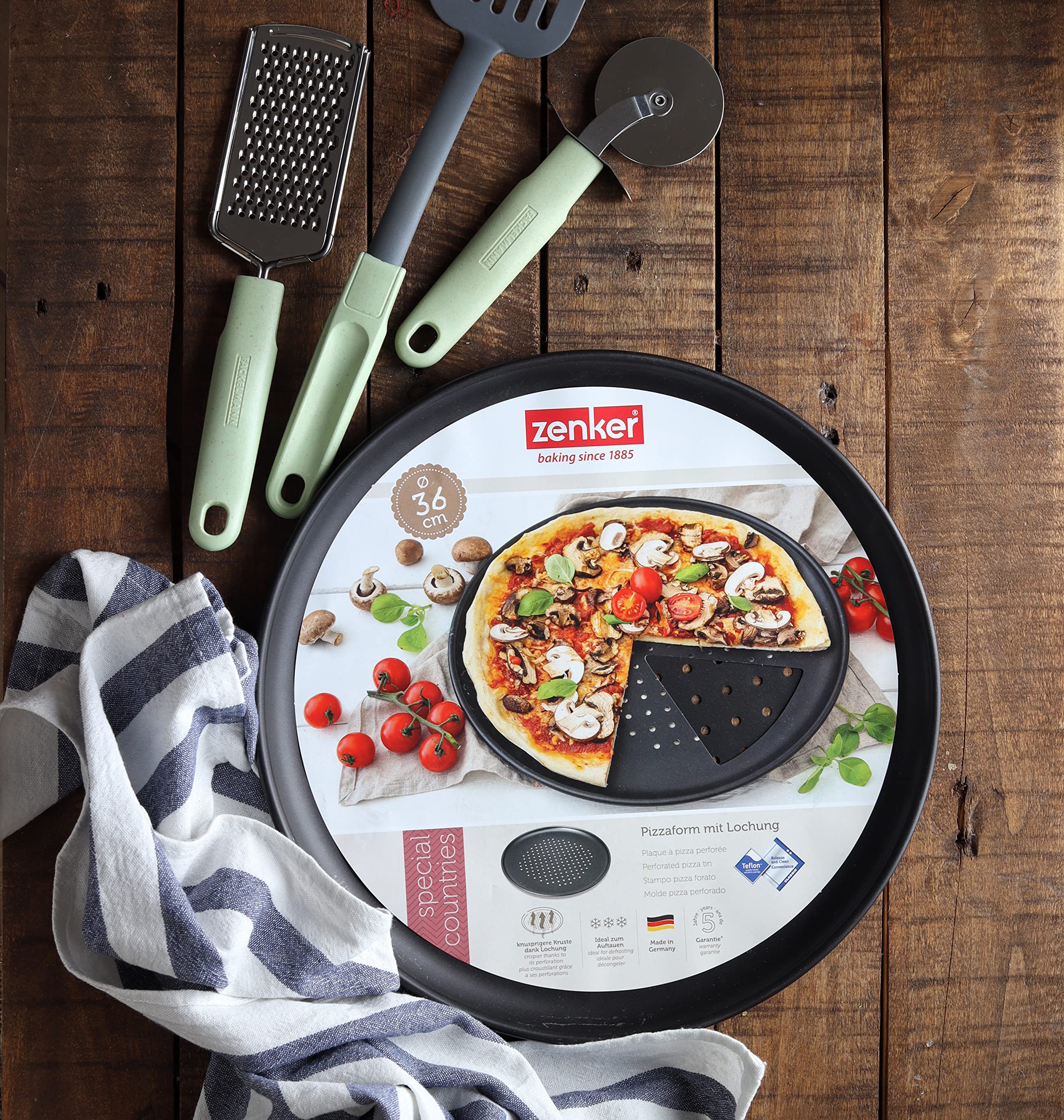 zenker-black-metallic-stampo-per-pizza-forato-36-cm-carbon-steel-con-rivestiment image 3