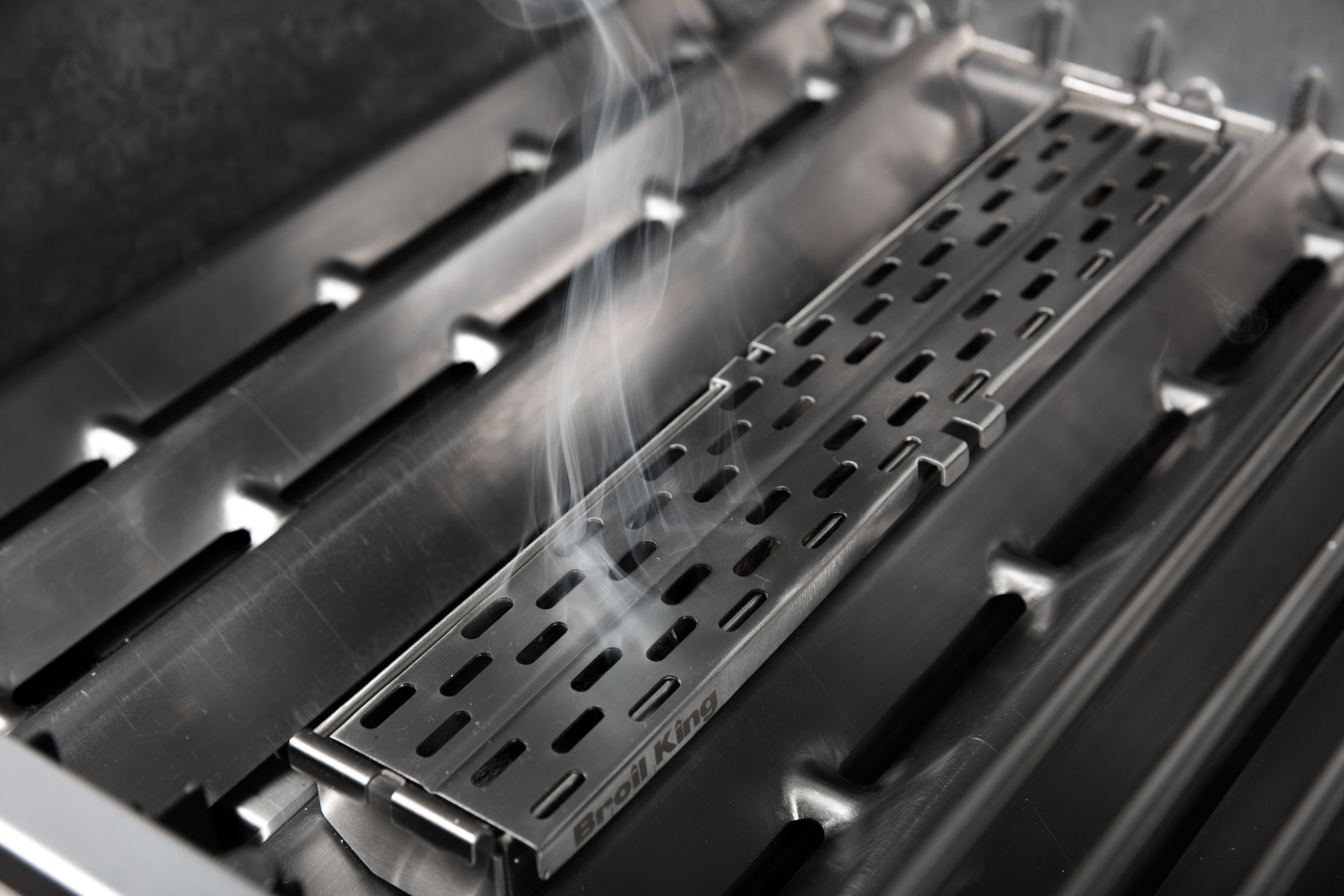 broil-king-scatola-affumicatrice-in-acciaio-inossidabile-a-pellet-smoker-box-per image 5