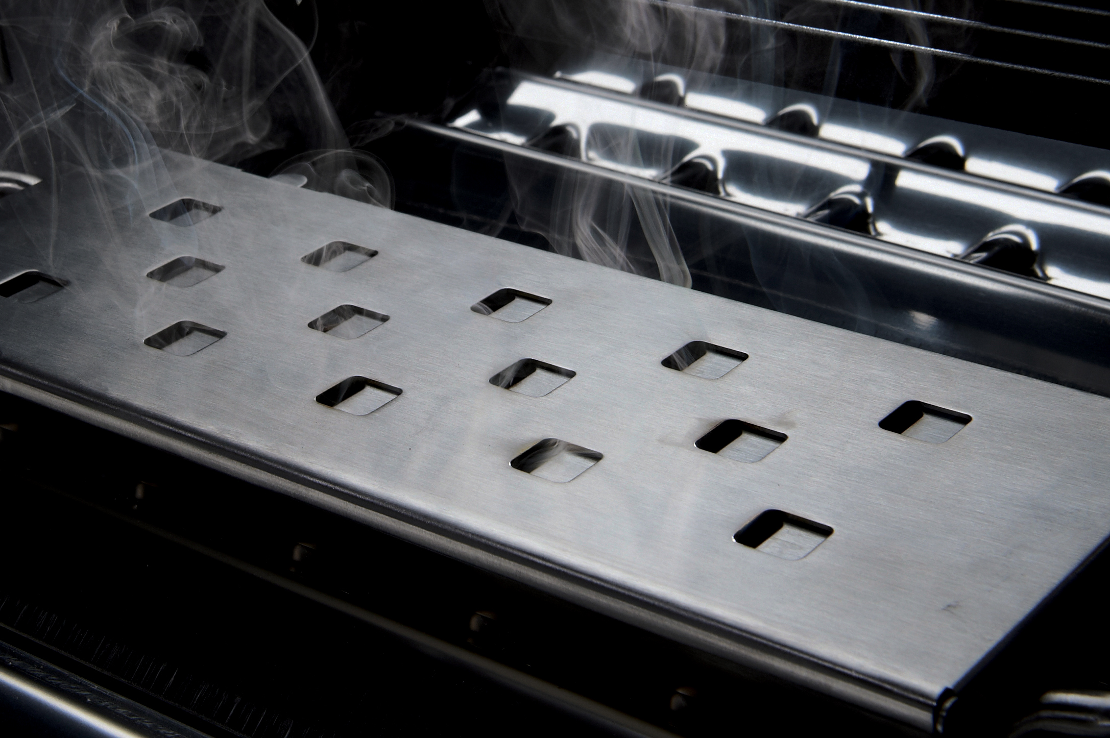 broil-king-premium-stainless-steel-smoker-box-60190-scatola-affumicatrice-a-dopp image 4