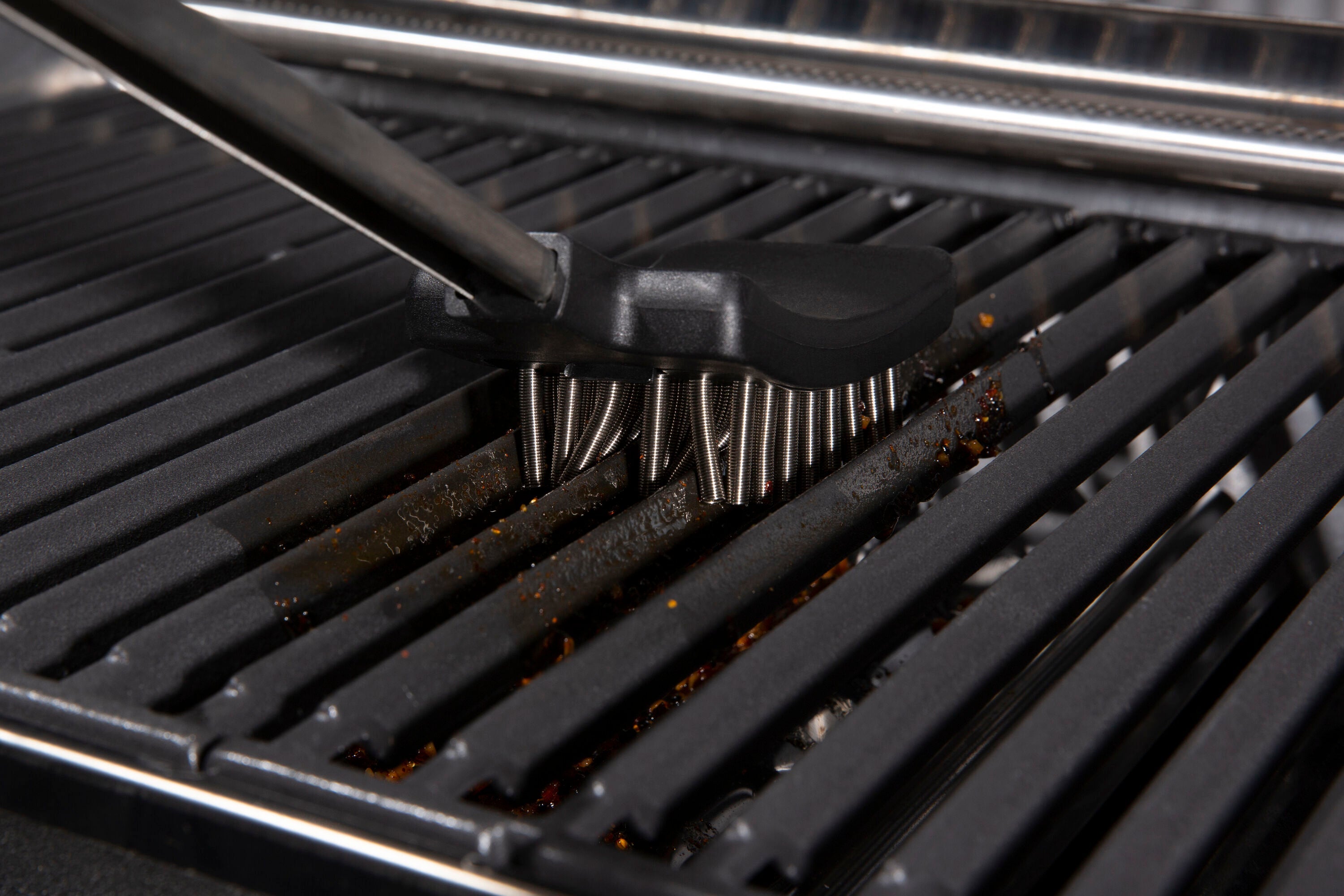 broil-king-baron-spazzola-a-molla-per-grill-in-acciaio-inox-senza-setole-con-2-t image 3