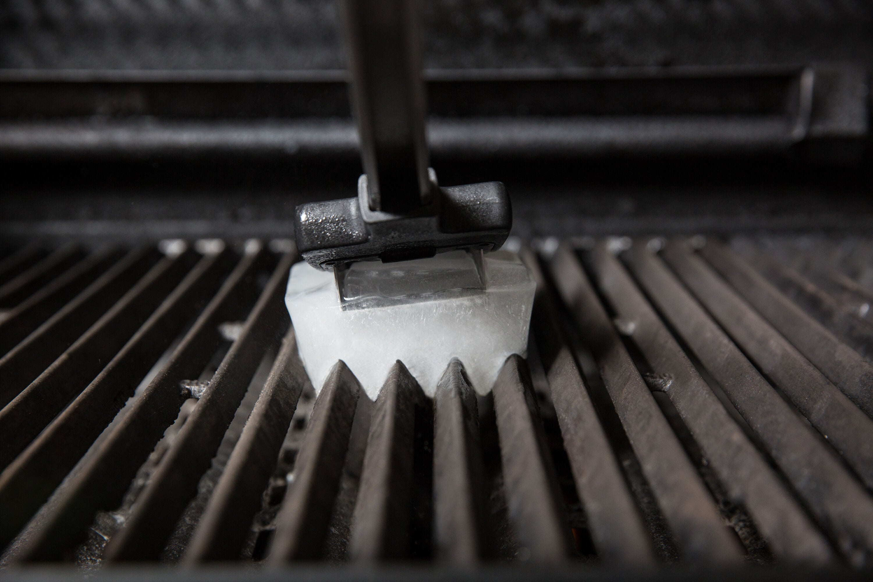 broil-king-ice-grill-brush-spazzola-pulisci-griglia-al-ghiaccio-brevettata-senza image 5