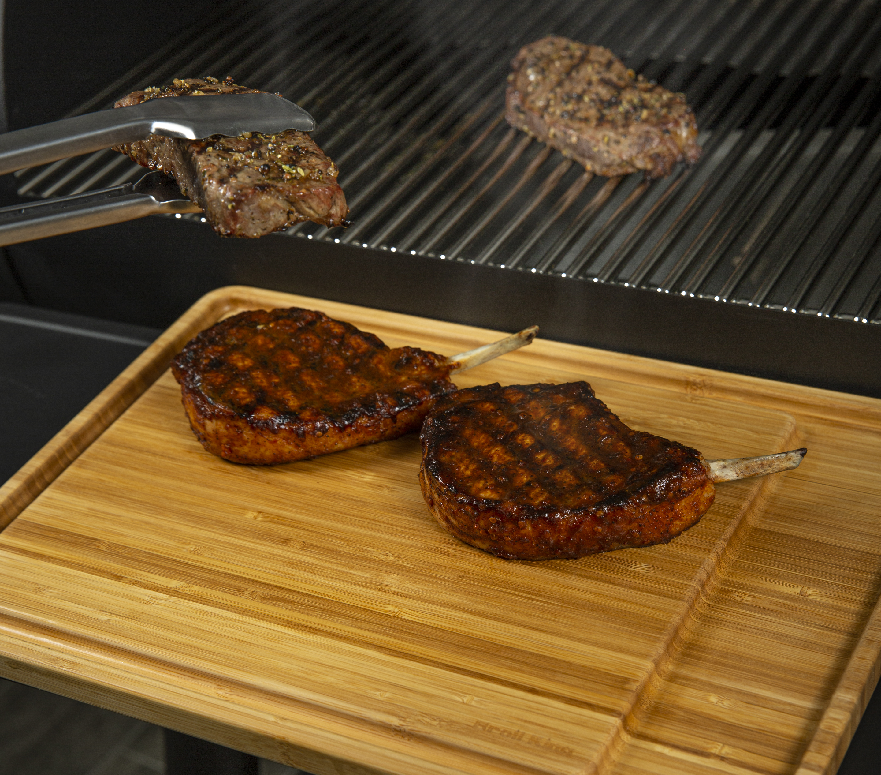 broil-king-imperial-bamboo-cutting-serving-board-tagliere-da-portata-in-bamb-18- image 2
