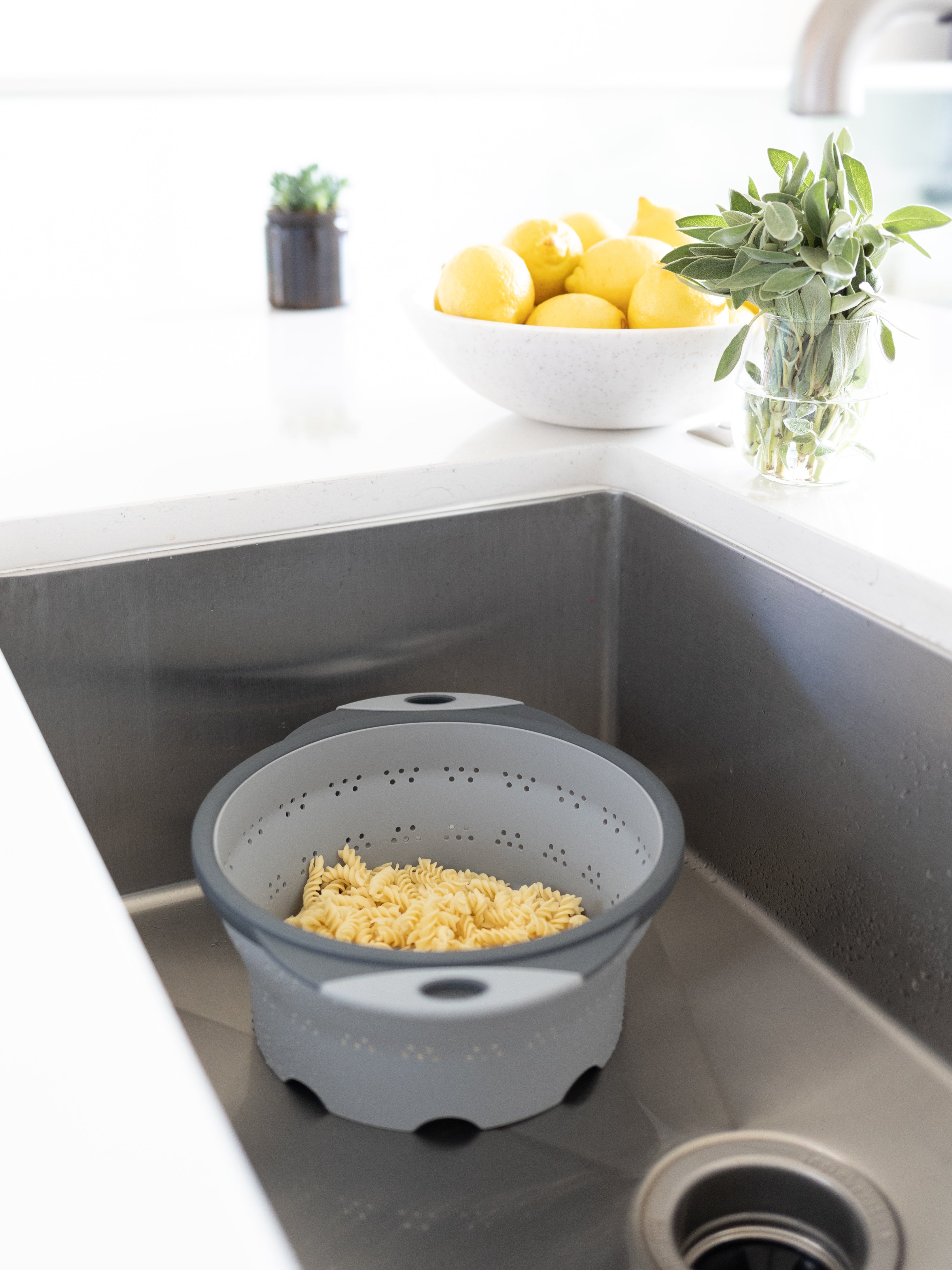 dexas-scolapasta-collassabile-rotondo-25-cm-con-base-autoportante-pieghevole-e-l image 4